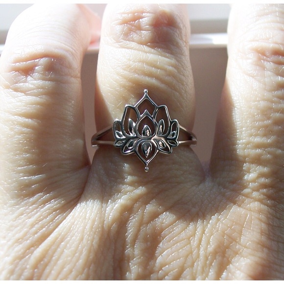 925 STERLING SILVER Lotus Flower Fashion Ring - Picture 7 of 16